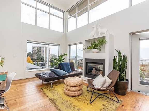 3rd image of 1288 Chesterfield Ave Penthouse 3