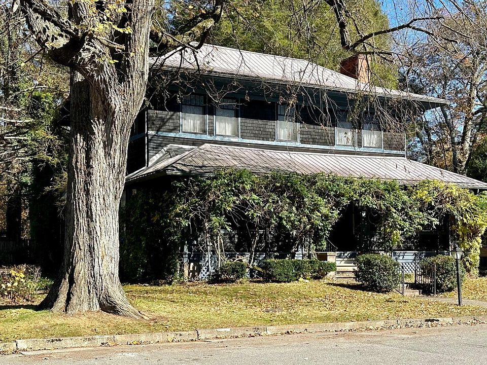 112 E 1st St N, Big Stone Gap, VA 24219 Zillow