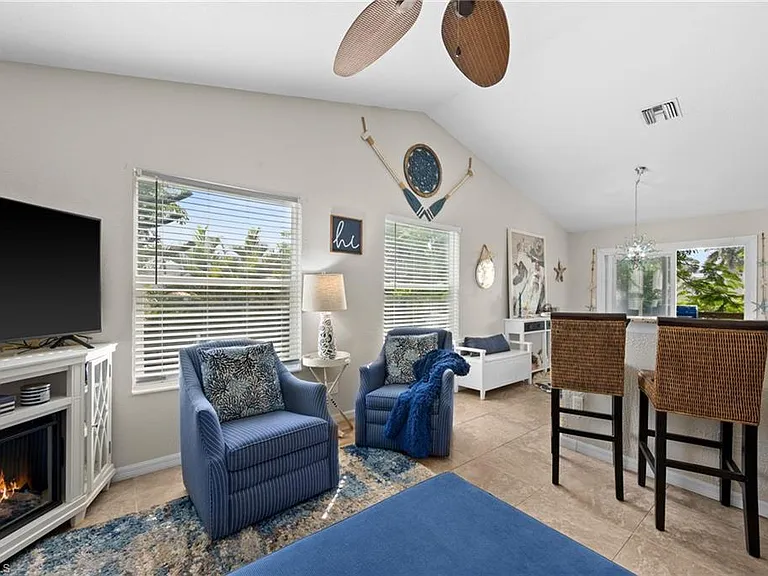 105 W Hilo St — Photo 12