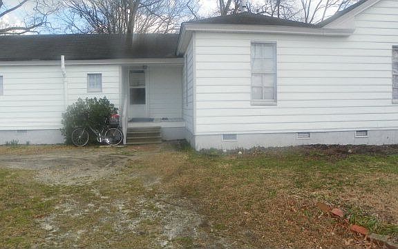 3rd image of 818 N Herman St
