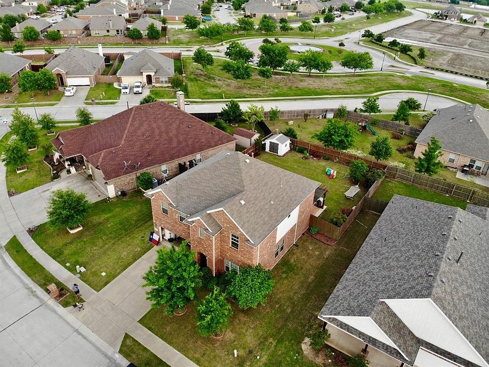 1st image of 3017 Glenoaks Dr