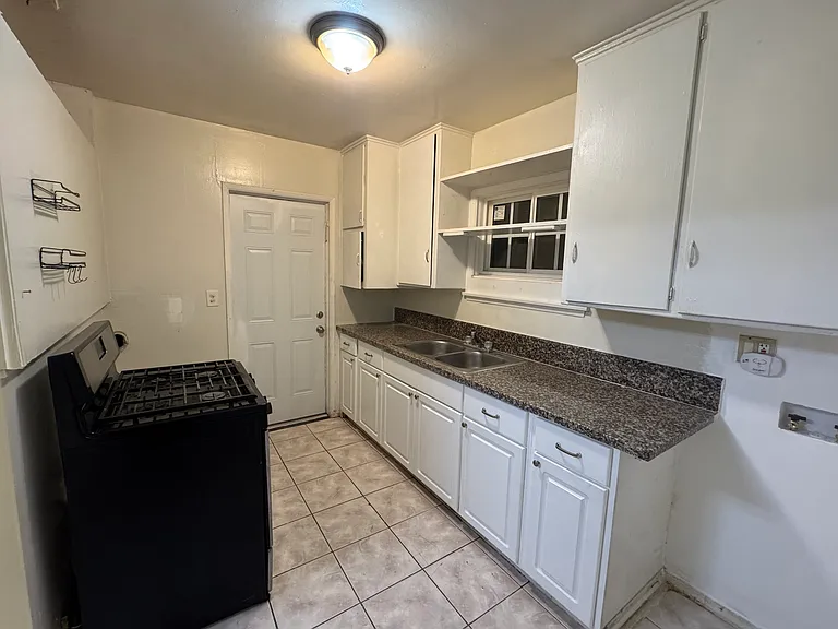 5347 N Olive Ave — Photo 16