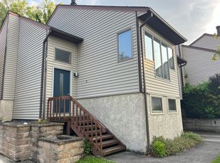 5 Oak Ct, Morgantown, WV 26505
