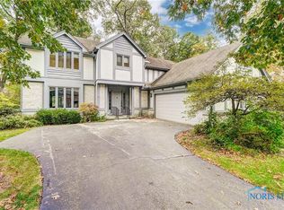 7037 Cloister Rd, Toledo, OH 43617