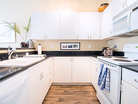 2nd image of 1323 Boren Ave APT 613