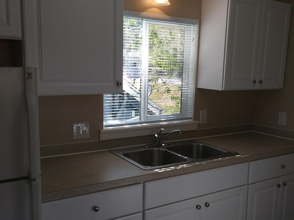 2nd image of 12208 20th St NE #5