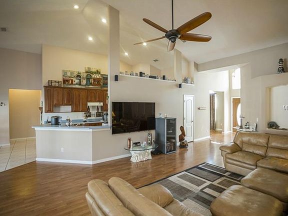 5th image of 315 Knight Land Ct