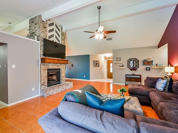5th image of 7002 Yardley Dr