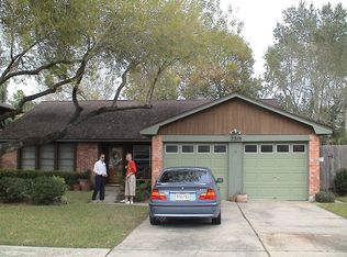 2310 Lees Ct, League City, TX 77573