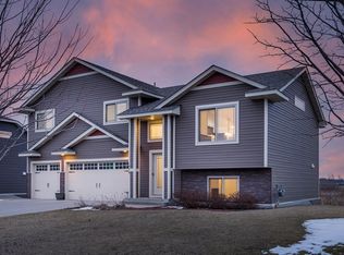 1679 Hidden Trl, Mayer, MN 55360