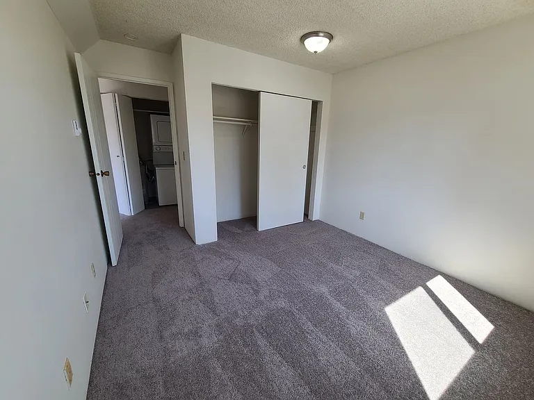 15015 Shoreline Apartments — Photo 30