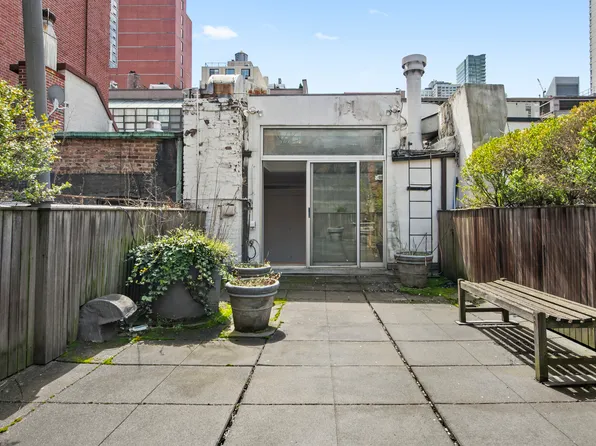 351 East 62nd Street image 12 of 15