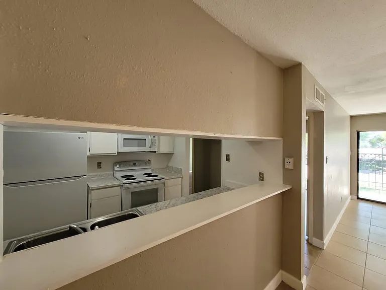 2814 S Bartell Dr #10 — Photo 3