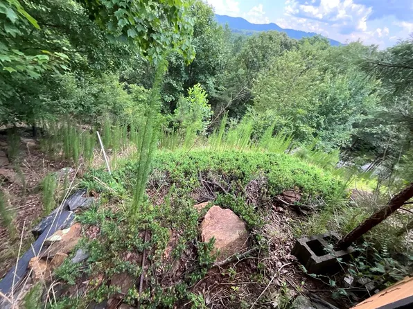 2 Hickory Nut Ln, Murphy, NC 28906