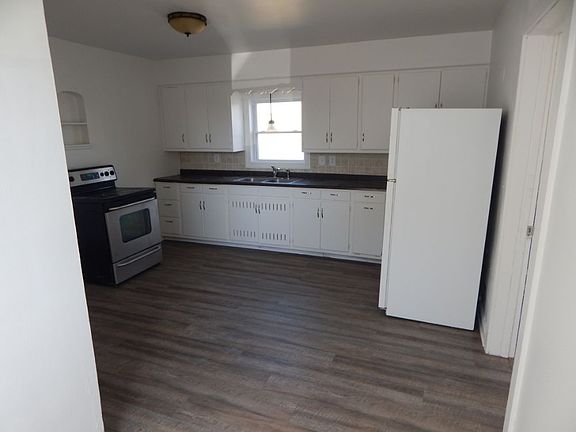 5th image of 710 7th St