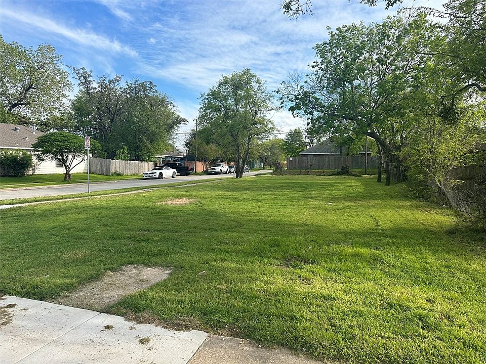 1st image of 2002 Angelina Dr