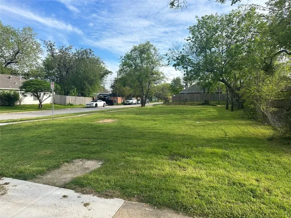 2002 Angelina Dr, Dallas, TX 75212