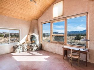 47 Cliff Vw, Cerrillos, NM 87010