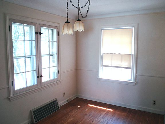 5th image of 878 Quarry Dr