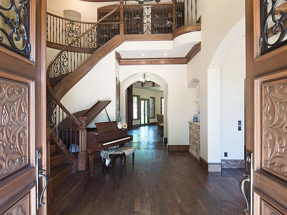 3rd image of 5707 Morlaix Ct