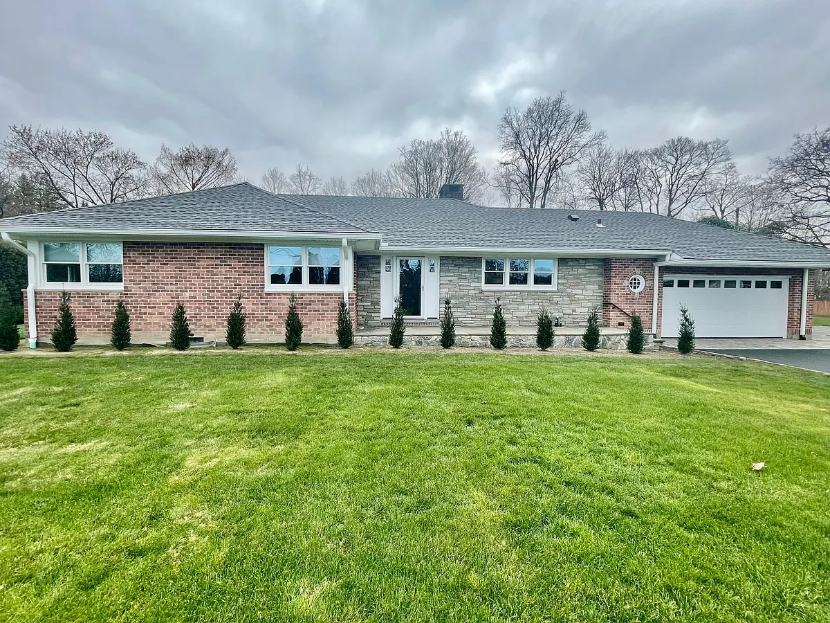 LOCATED IN EXCLUSIVE KING MERRIT ACRES OFF KING STREET AND EASY ACCESS TO MERRIT PARKWAY - 130 Stonehedge Dr N