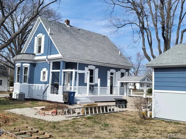 301 S Main St, Summerfield, IL 62289