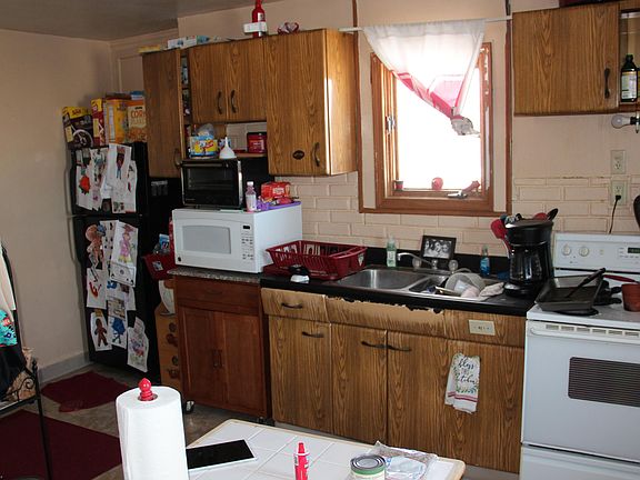 3rd image of 342 W 3rd St