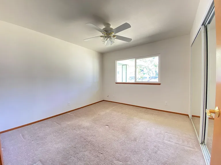 1136 Makaala St — Photo 47