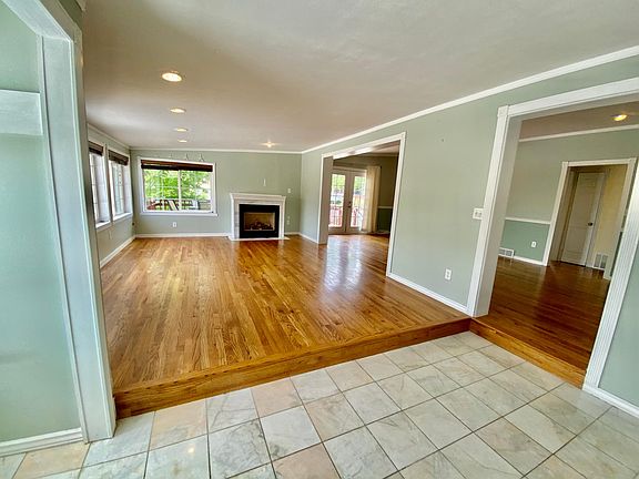 UPSTAIRS UNIT