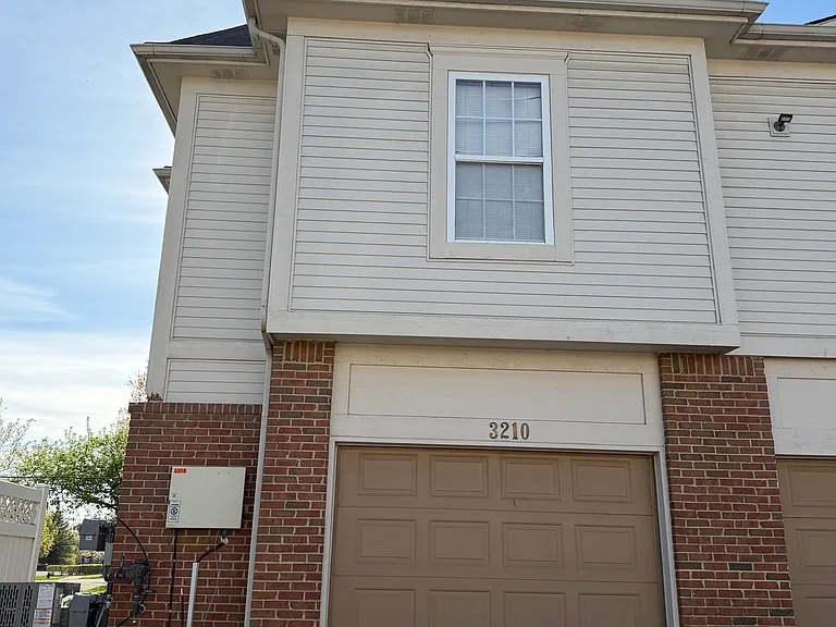 3210 Addington Dr — Photo 10