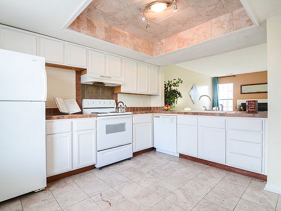 4th image of 1618 Jameson Dr