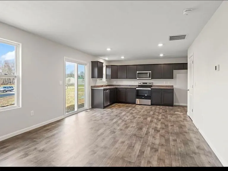114 Lonny St — Photo 3