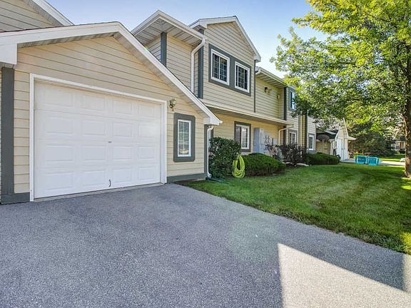 3rd image of W240N2510 E Parkway Meadow Cir