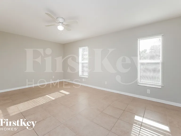 12557 Willmington Blvd — Photo 10
