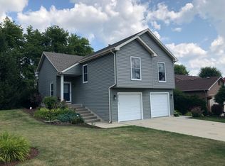 4732 Oregon Trl, McHenry, IL 60050