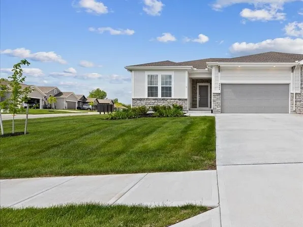 4906 N 145th St, Basehor, KS 66007