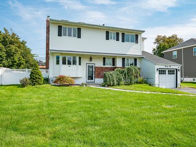 21 Clifford Boulevard, Hauppauge, NY, 11788