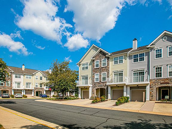 5th image of 21799 Crescent Park Sq #35CP-303