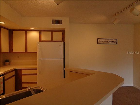 5th image of 4560 Commander Dr APT 1324