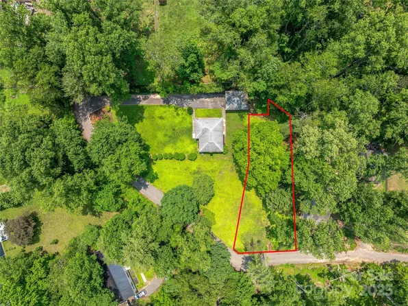 99999 W Skyland Cir #2, Asheville, NC 28804