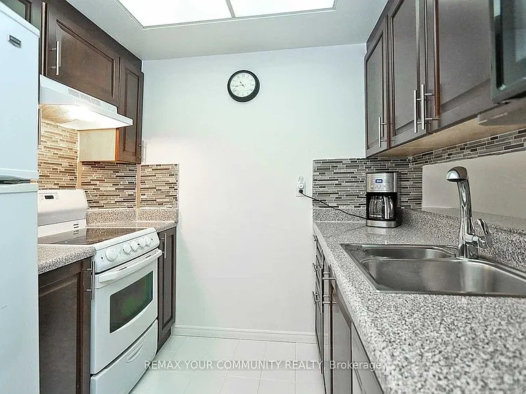 7 Bishop Ave #1606 — Photo 8