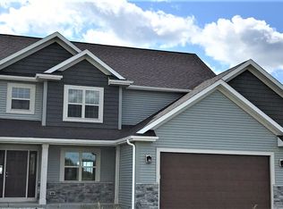 826 Leeds Dr, Eagle, WI 53119