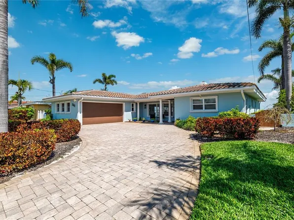 2540 E Bay Isle Dr SE, Saint Petersburg, FL 33705