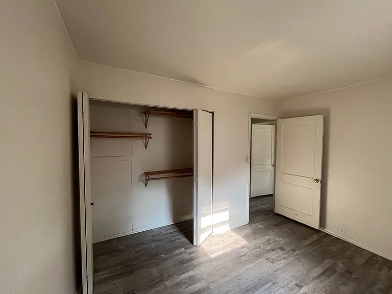 1422 Potomac Ave — Photo 10