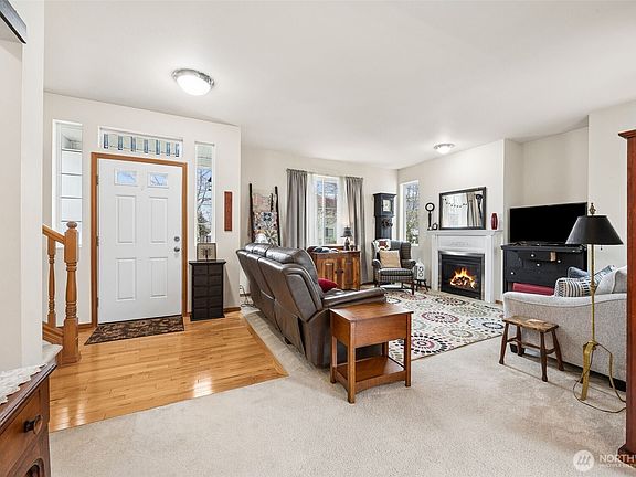 2nd image of 206 Lane Boulevard NW