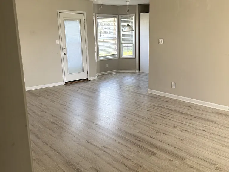1104 Connemara Way — Photo 6