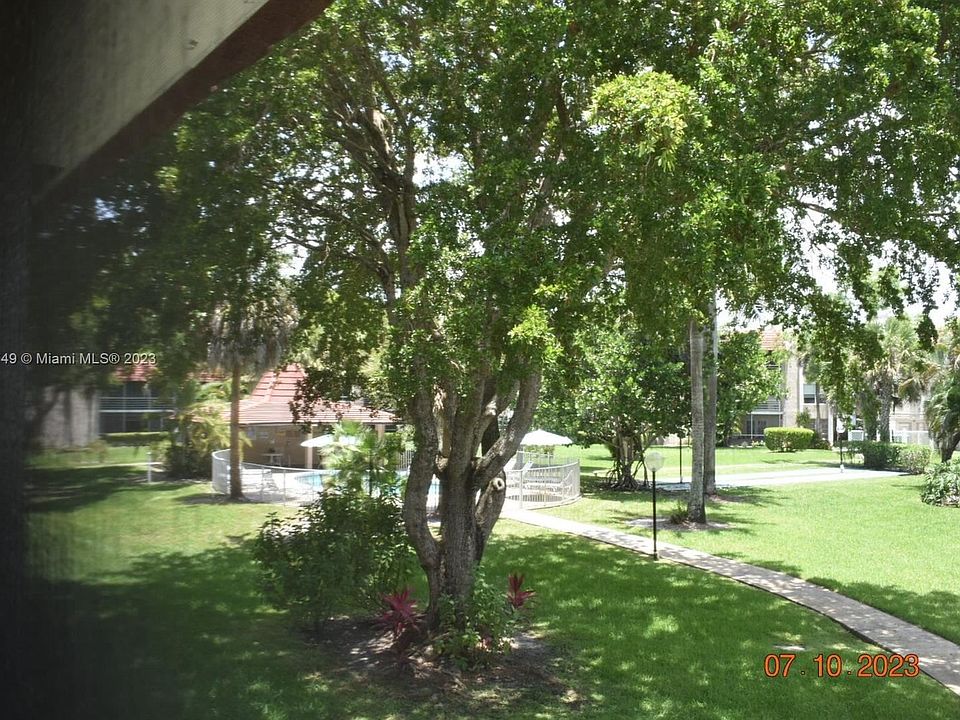 1st image of 3501 Inverrary Dr APT 204