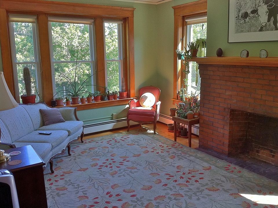 Living at South East corner