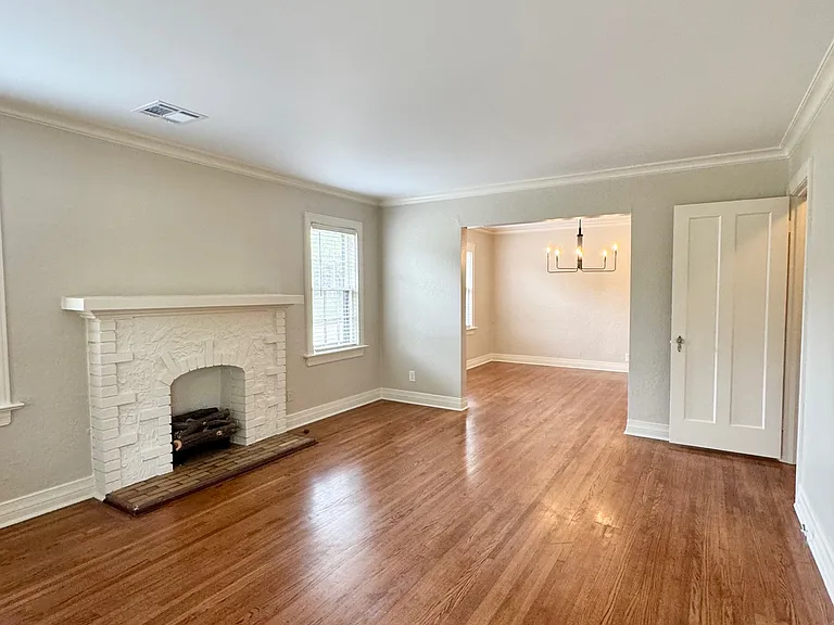 1603 S Columbia Ave #1603 — Photo 4