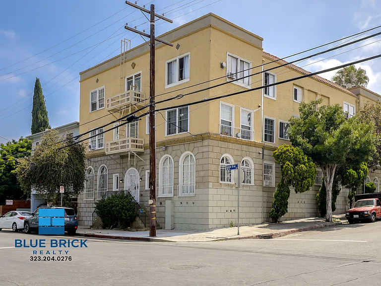 300 N Bonnie Brae St #302 — Photo 3